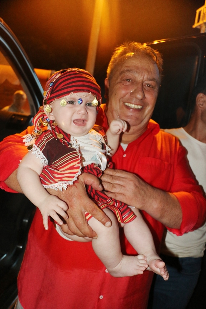 Değirmendere'de Karadeniz Fırtınası! Ünlü sanatçı İsmail Türüt'le coşkulu başladı. ( İŞTE GÜNÜN ÖNE ÇIKAN FOTOĞRAF KARELERİ )