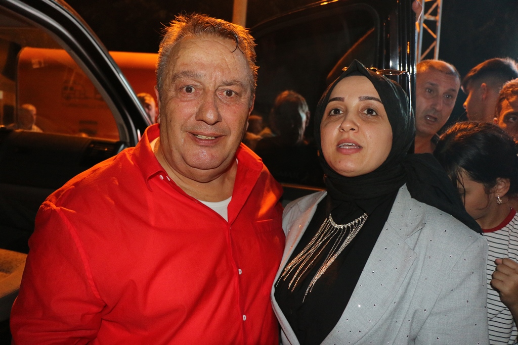 Değirmendere'de Karadeniz Fırtınası! Ünlü sanatçı İsmail Türüt'le coşkulu başladı. ( İŞTE GÜNÜN ÖNE ÇIKAN FOTOĞRAF KARELERİ )