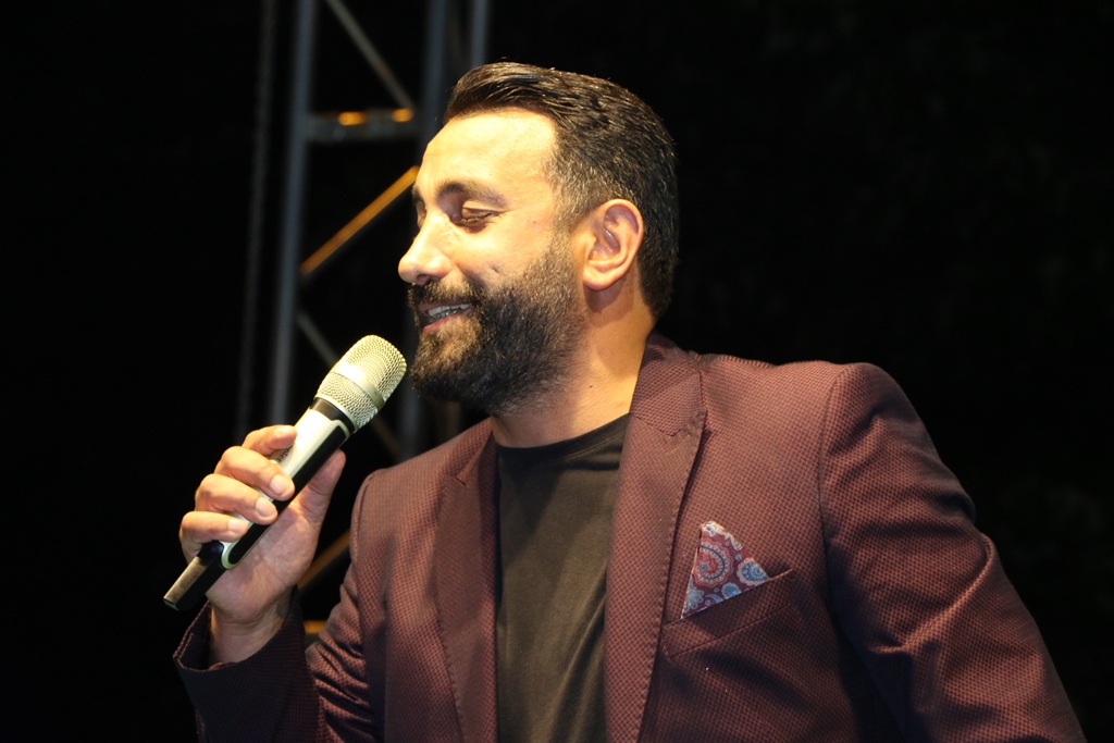 Değirmendere'de Karadeniz Fırtınası! Ünlü sanatçı İsmail Türüt'le coşkulu başladı. ( İŞTE GÜNÜN ÖNE ÇIKAN FOTOĞRAF KARELERİ )