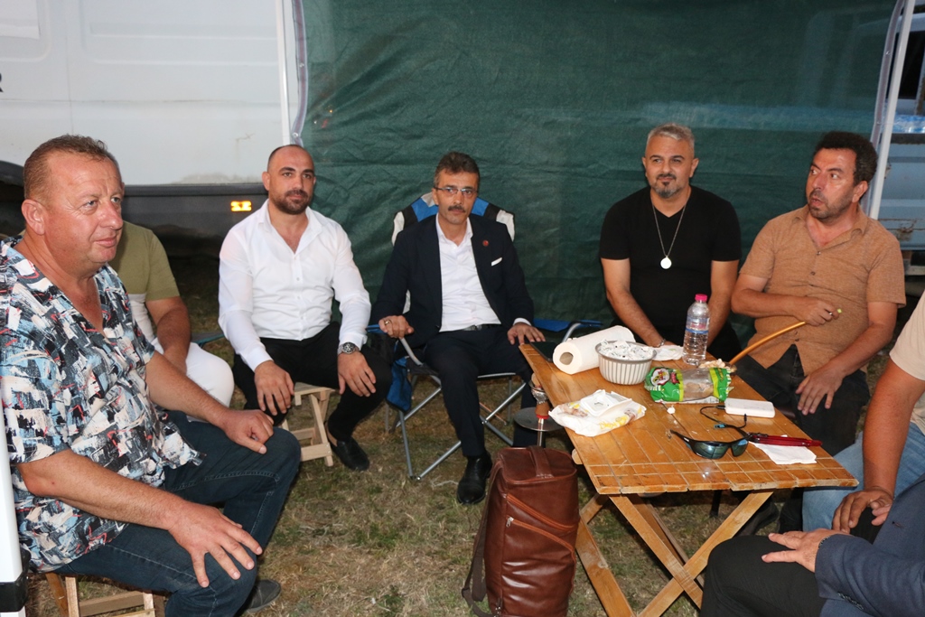 Değirmendere'de Karadeniz Fırtınası! Ünlü sanatçı İsmail Türüt'le coşkulu başladı. ( İŞTE GÜNÜN ÖNE ÇIKAN FOTOĞRAF KARELERİ )