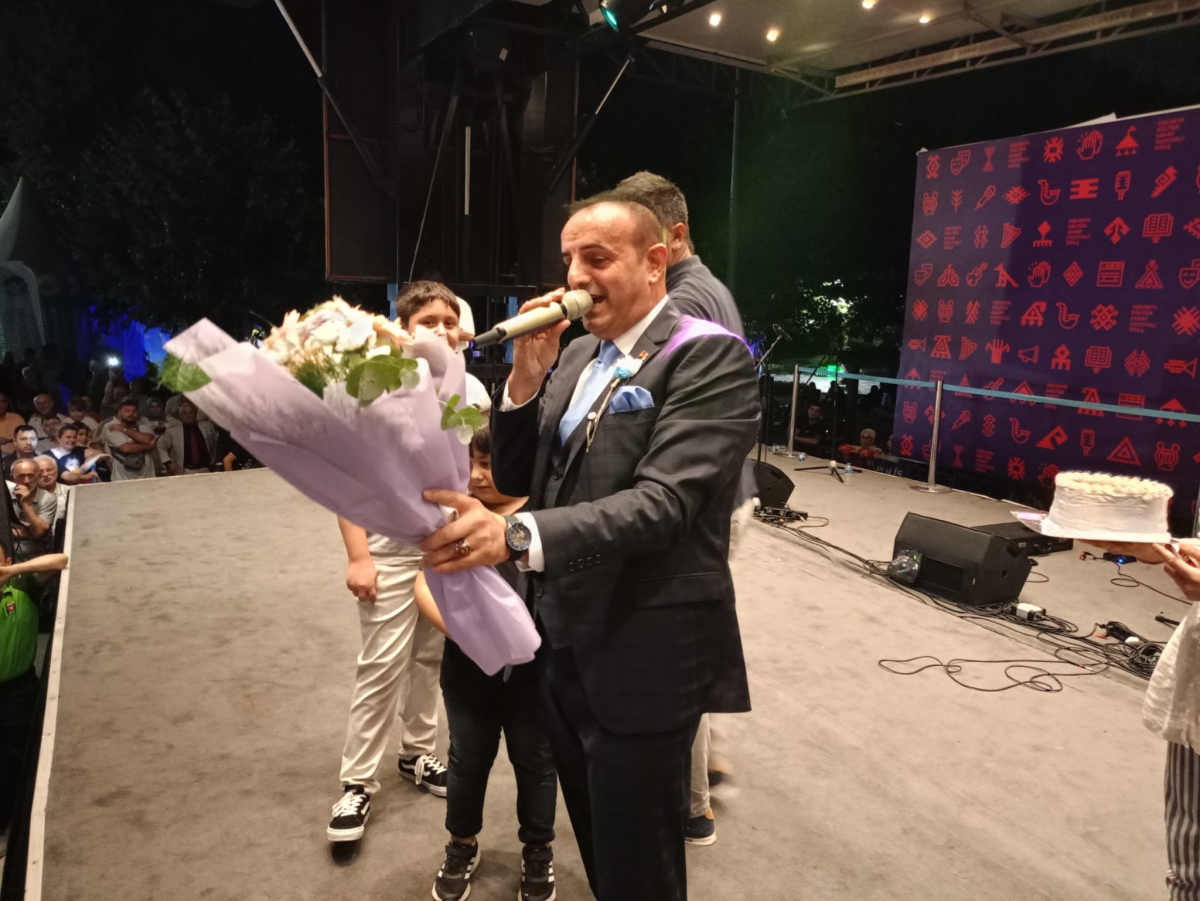 Oflu KADİR Sakarya Kültür Sanat Festivali kapsamında düzenlenen hemşeri buluşmaları Kafkas ve Karadeniz kültürünü Millet Bahçesinde Sakarya'yı Salladı, ( İŞTE GÜNÜN ÖNE ÇIKAN FOTOĞRAF KARELERİ )