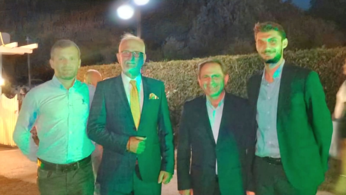 Sakarya’nın siyaset ve iş Dünyası, İlter ve Mercan ailelerinin rüya gibi düğününde buluştu ( GÜNÜN ÖNE ÇIKAN HATIRA FOTOĞRAF KARELERİ )