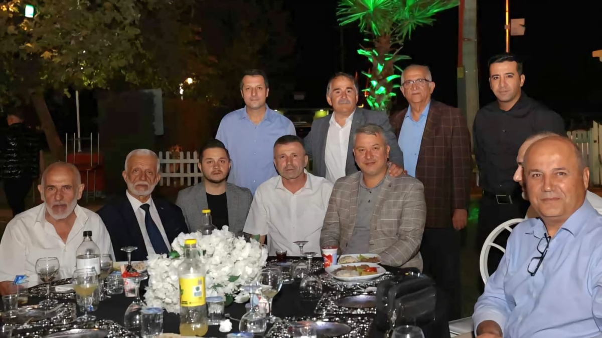 Sakarya’nın siyaset ve iş Dünyası, İlter ve Mercan ailelerinin rüya gibi düğününde buluştu ( GÜNÜN ÖNE ÇIKAN HATIRA FOTOĞRAF KARELERİ )