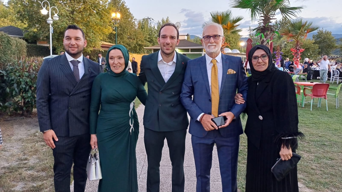 Sakarya’nın siyaset ve iş Dünyası, İlter ve Mercan ailelerinin rüya gibi düğününde buluştu ( GÜNÜN ÖNE ÇIKAN HATIRA FOTOĞRAF KARELERİ )
