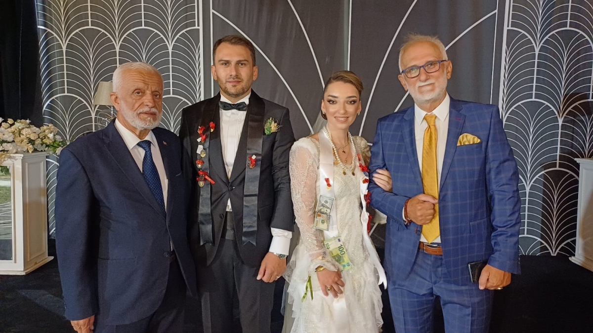 Sakarya’nın siyaset ve iş Dünyası, İlter ve Mercan ailelerinin rüya gibi düğününde buluştu ( GÜNÜN ÖNE ÇIKAN HATIRA FOTOĞRAF KARELERİ )