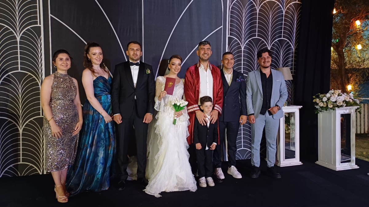 Sakarya’nın siyaset ve iş Dünyası, İlter ve Mercan ailelerinin rüya gibi düğününde buluştu ( GÜNÜN ÖNE ÇIKAN HATIRA FOTOĞRAF KARELERİ )