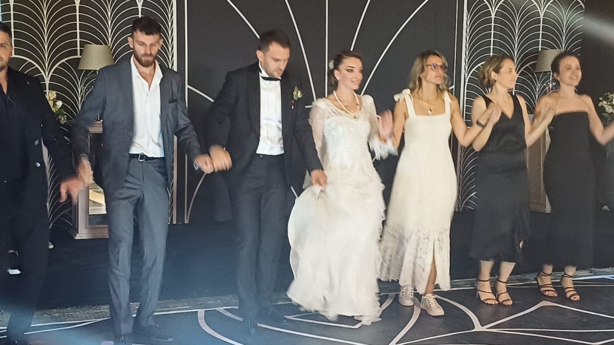 Sakarya’nın siyaset ve iş Dünyası, İlter ve Mercan ailelerinin rüya gibi düğününde buluştu ( GÜNÜN ÖNE ÇIKAN HATIRA FOTOĞRAF KARELERİ )