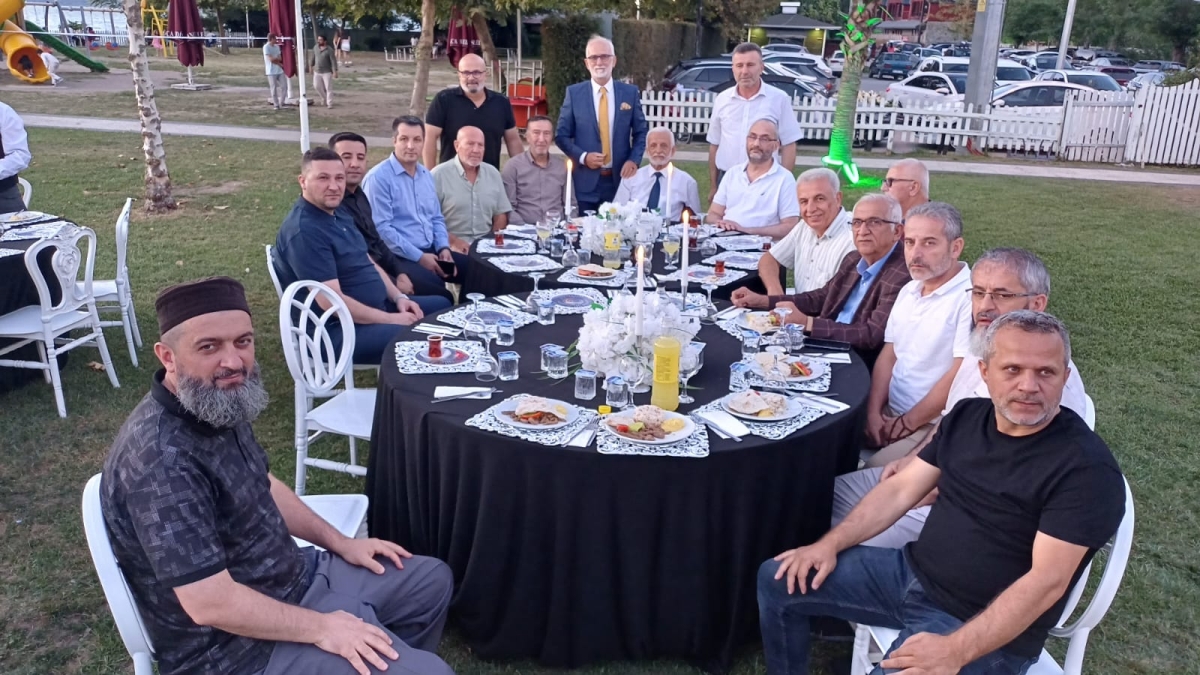 Sakarya’nın siyaset ve iş Dünyası, İlter ve Mercan ailelerinin rüya gibi düğününde buluştu ( GÜNÜN ÖNE ÇIKAN HATIRA FOTOĞRAF KARELERİ )
