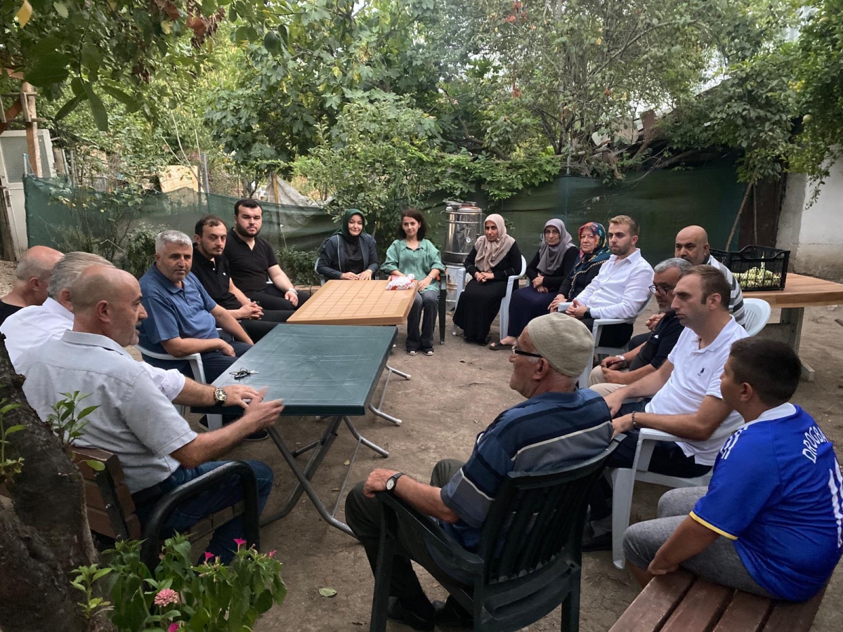 AK Parti Sakarya Sosyal Politikalar Birim Başkanlığının koordinesinde Akyazı İlçesi’nde eş zamanlı bir saha çalışmasına imza atıldı. ( İŞTE GÜNÜN ÖNE ÇIKAN FOTOĞRAF KARELERİ )