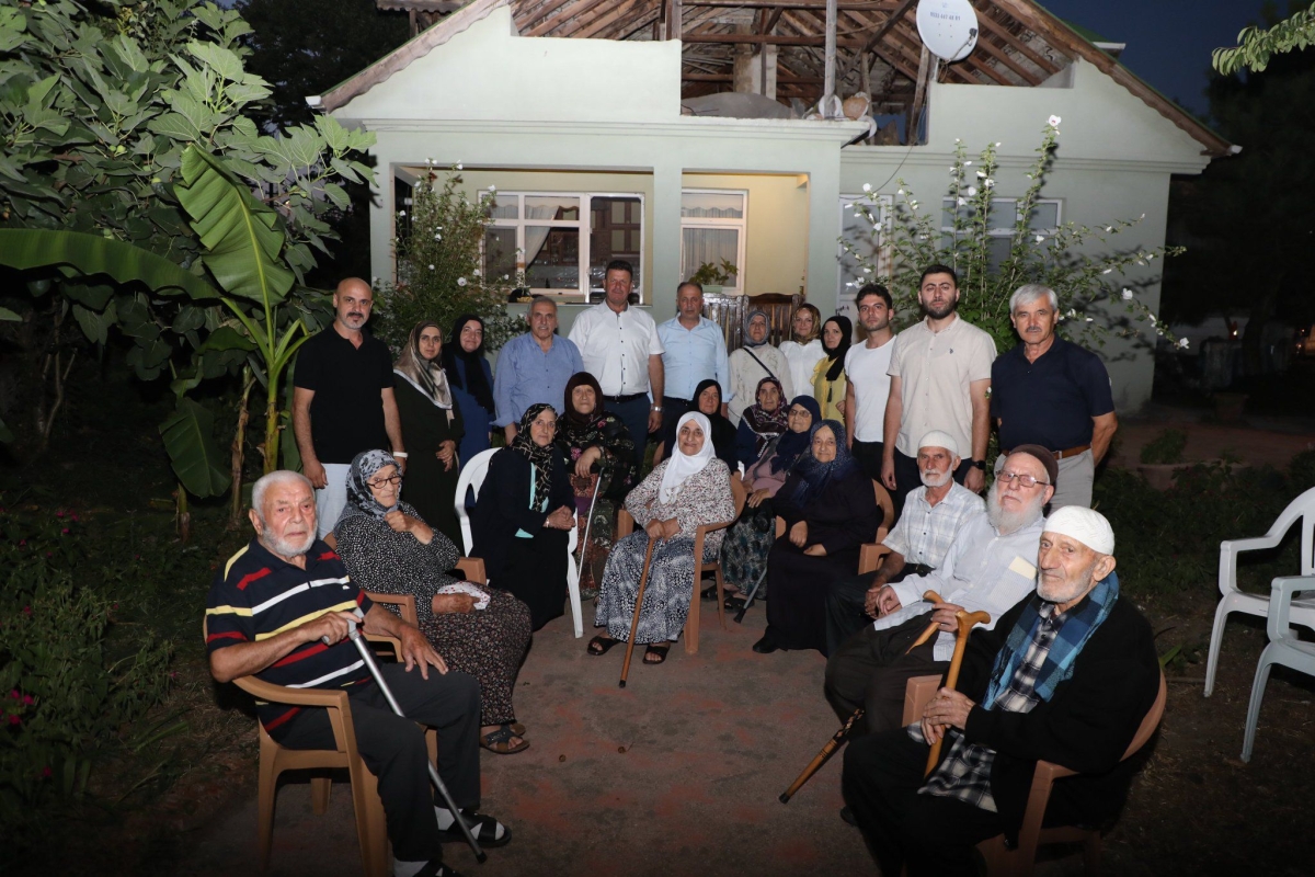 AK Parti Sakarya Sosyal Politikalar Birim Başkanlığının koordinesinde Akyazı İlçesi’nde eş zamanlı bir saha çalışmasına imza atıldı. ( İŞTE GÜNÜN ÖNE ÇIKAN FOTOĞRAF KARELERİ )