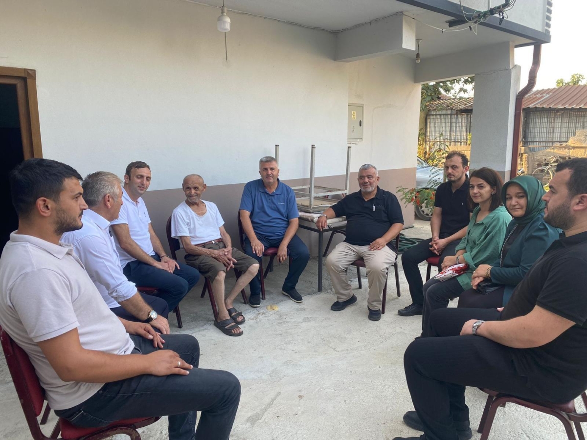 AK Parti Sakarya Sosyal Politikalar Birim Başkanlığının koordinesinde Akyazı İlçesi’nde eş zamanlı bir saha çalışmasına imza atıldı. ( İŞTE GÜNÜN ÖNE ÇIKAN FOTOĞRAF KARELERİ )