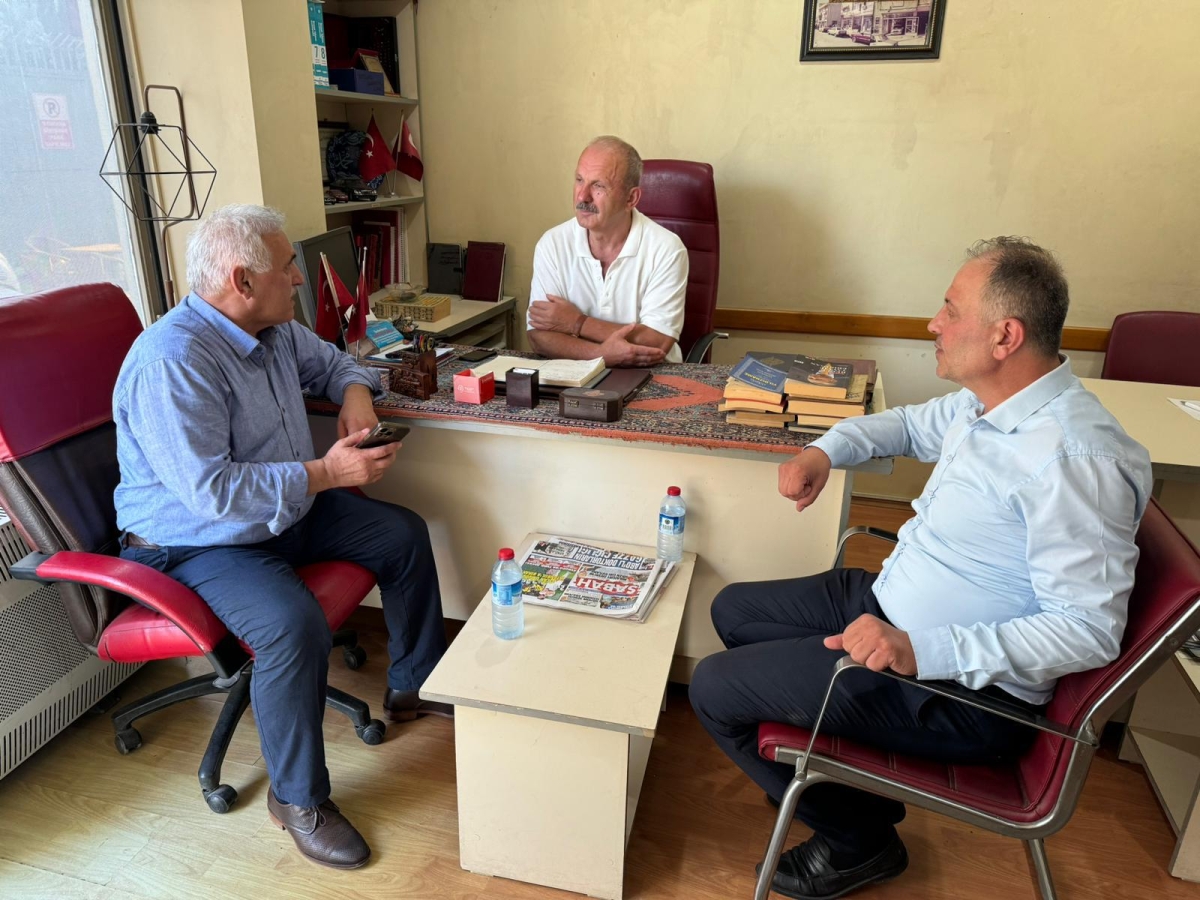 AK Parti Sakarya Sosyal Politikalar Birim Başkanlığının koordinesinde Akyazı İlçesi’nde eş zamanlı bir saha çalışmasına imza atıldı. ( İŞTE GÜNÜN ÖNE ÇIKAN FOTOĞRAF KARELERİ )