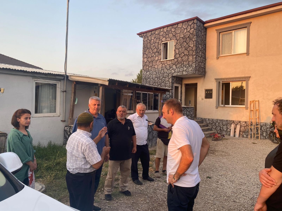 AK Parti Sakarya Sosyal Politikalar Birim Başkanlığının koordinesinde Akyazı İlçesi’nde eş zamanlı bir saha çalışmasına imza atıldı. ( İŞTE GÜNÜN ÖNE ÇIKAN FOTOĞRAF KARELERİ )