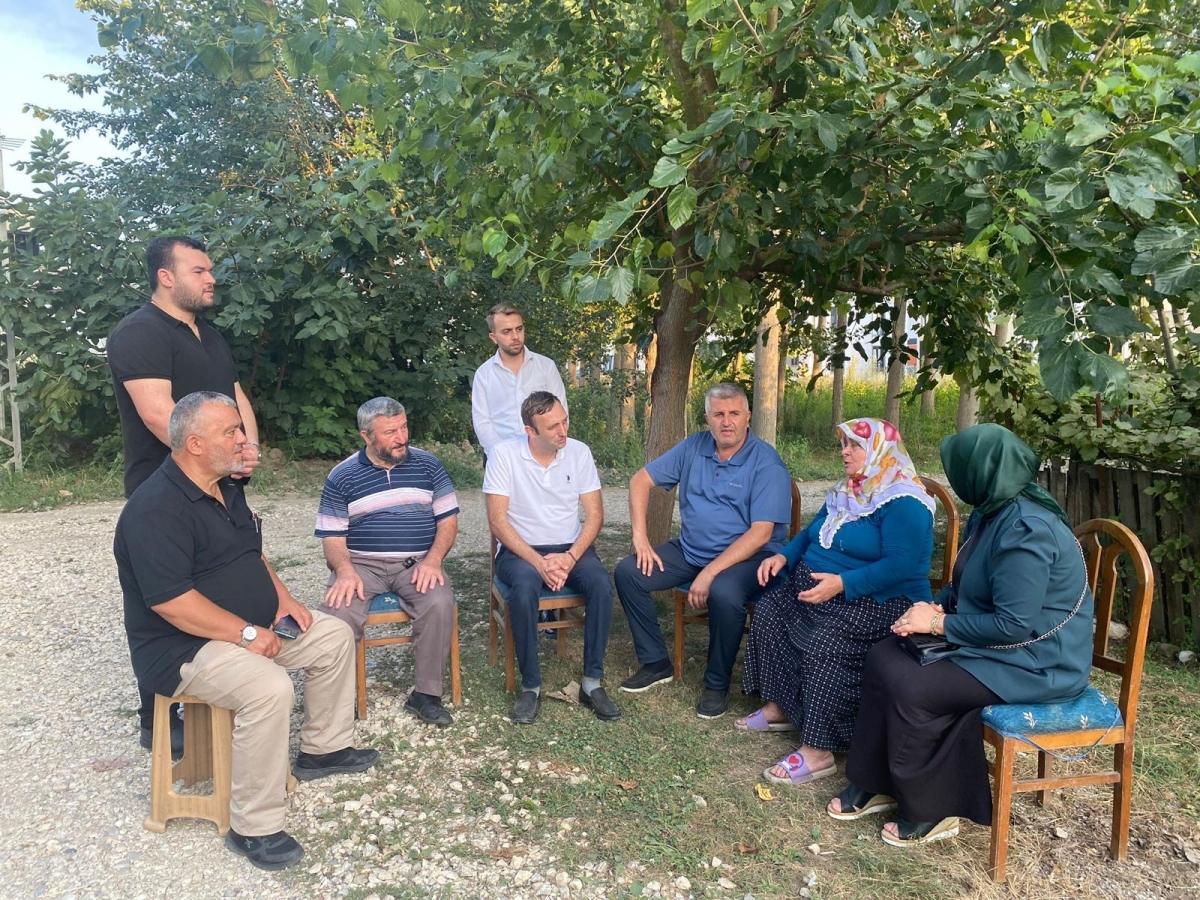 AK Parti Sakarya Sosyal Politikalar Birim Başkanlığının koordinesinde Akyazı İlçesi’nde eş zamanlı bir saha çalışmasına imza atıldı. ( İŞTE GÜNÜN ÖNE ÇIKAN FOTOĞRAF KARELERİ )