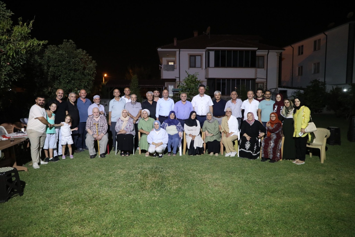 AK Parti Sakarya Sosyal Politikalar Birim Başkanlığının koordinesinde Akyazı İlçesi’nde eş zamanlı bir saha çalışmasına imza atıldı. ( İŞTE GÜNÜN ÖNE ÇIKAN FOTOĞRAF KARELERİ )