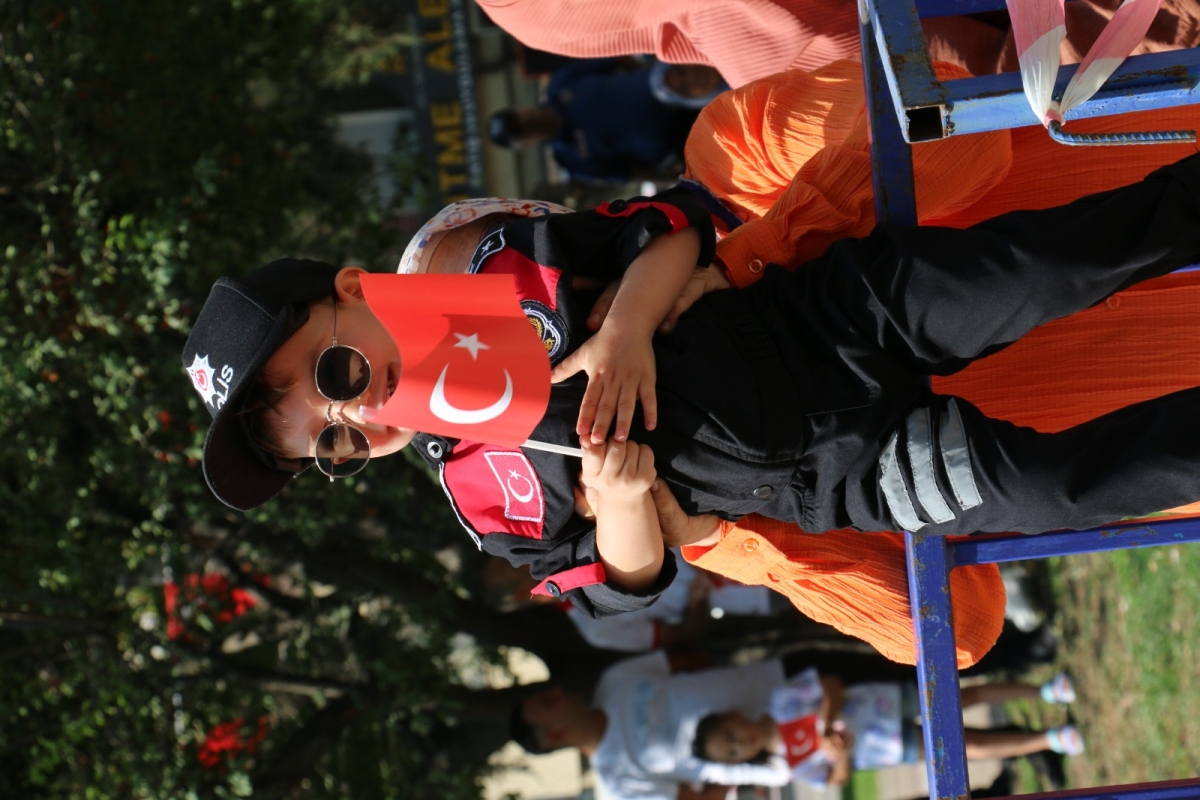 30 Ağustos'ta zaferle neticelenen Büyük Taarruz ve Başkomutanlık Meydan Muharebesi'nin 102’nci yıl dönümü ve Zafer Bayramı, Sakarya’da Kutlandı ( İİŞTE GÜNÜN ÖNE ÇIKAN FOTOĞRAF KARALERİ )
