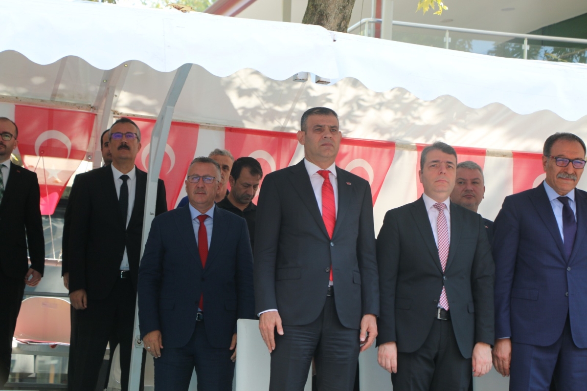 30 Ağustos'ta zaferle neticelenen Büyük Taarruz ve Başkomutanlık Meydan Muharebesi'nin 102’nci yıl dönümü ve Zafer Bayramı, Sakarya’da Kutlandı ( İİŞTE GÜNÜN ÖNE ÇIKAN FOTOĞRAF KARALERİ )