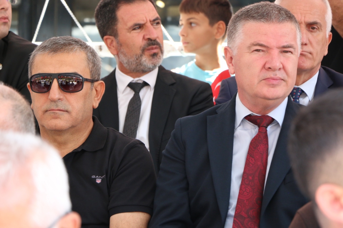 30 Ağustos'ta zaferle neticelenen Büyük Taarruz ve Başkomutanlık Meydan Muharebesi'nin 102’nci yıl dönümü ve Zafer Bayramı, Sakarya’da Kutlandı ( İİŞTE GÜNÜN ÖNE ÇIKAN FOTOĞRAF KARALERİ )