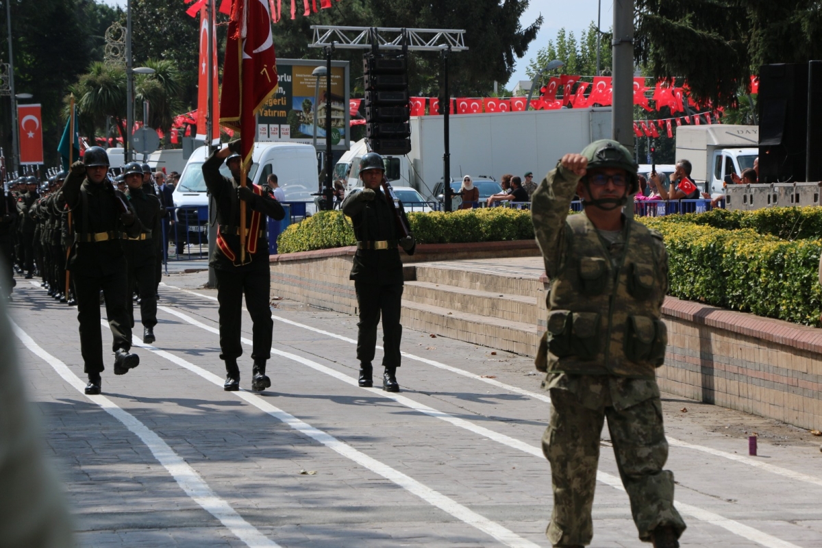 30 Ağustos'ta zaferle neticelenen Büyük Taarruz ve Başkomutanlık Meydan Muharebesi'nin 102’nci yıl dönümü ve Zafer Bayramı, Sakarya’da Kutlandı ( İİŞTE GÜNÜN ÖNE ÇIKAN FOTOĞRAF KARALERİ )