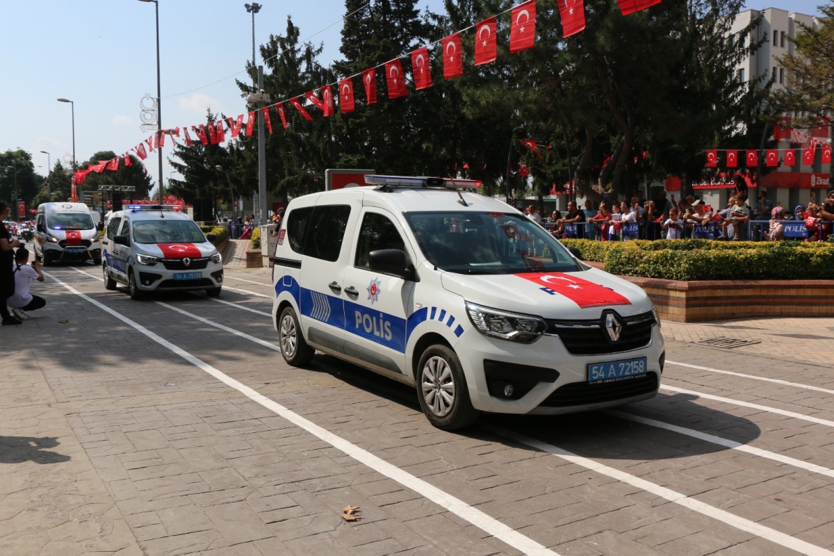 30 Ağustos'ta zaferle neticelenen Büyük Taarruz ve Başkomutanlık Meydan Muharebesi'nin 102’nci yıl dönümü ve Zafer Bayramı, Sakarya’da Kutlandı ( İİŞTE GÜNÜN ÖNE ÇIKAN FOTOĞRAF KARALERİ )