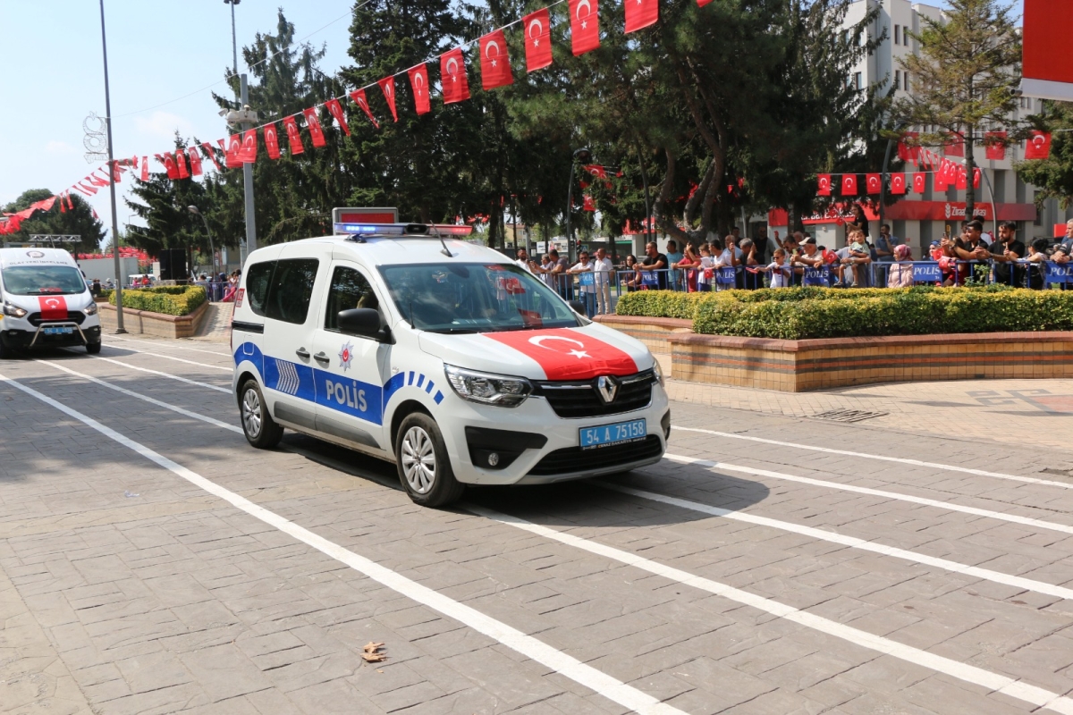 30 Ağustos'ta zaferle neticelenen Büyük Taarruz ve Başkomutanlık Meydan Muharebesi'nin 102’nci yıl dönümü ve Zafer Bayramı, Sakarya’da Kutlandı ( İİŞTE GÜNÜN ÖNE ÇIKAN FOTOĞRAF KARALERİ )