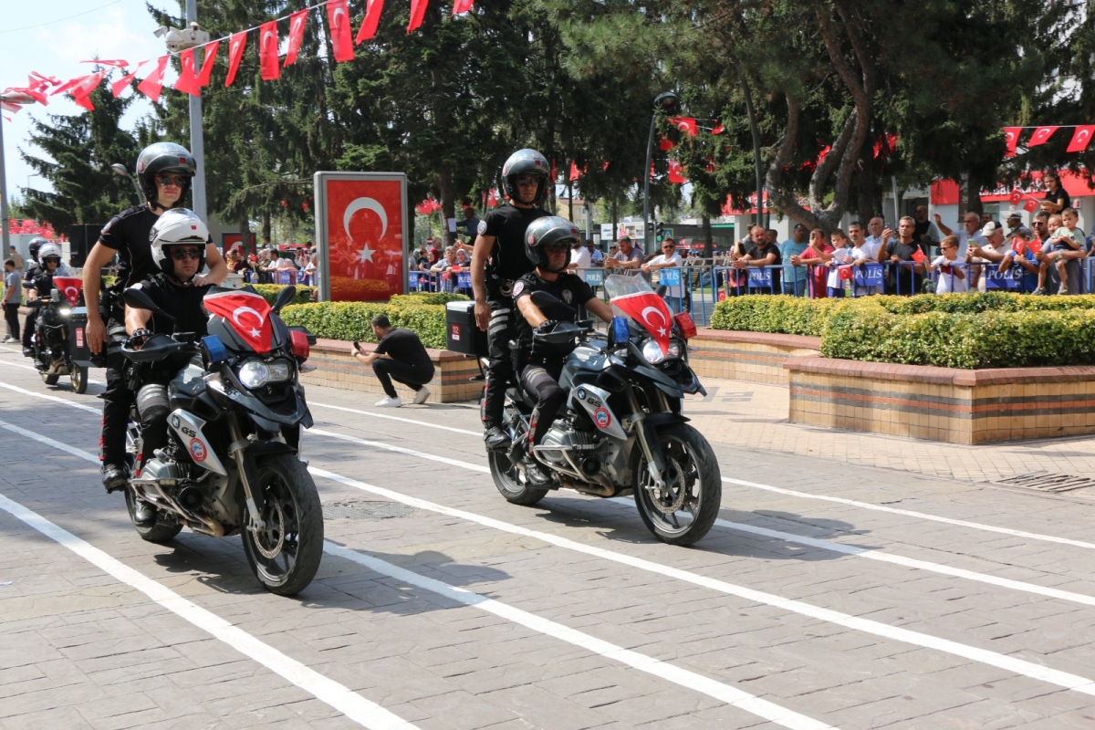 30 Ağustos'ta zaferle neticelenen Büyük Taarruz ve Başkomutanlık Meydan Muharebesi'nin 102’nci yıl dönümü ve Zafer Bayramı, Sakarya’da Kutlandı ( İİŞTE GÜNÜN ÖNE ÇIKAN FOTOĞRAF KARALERİ )