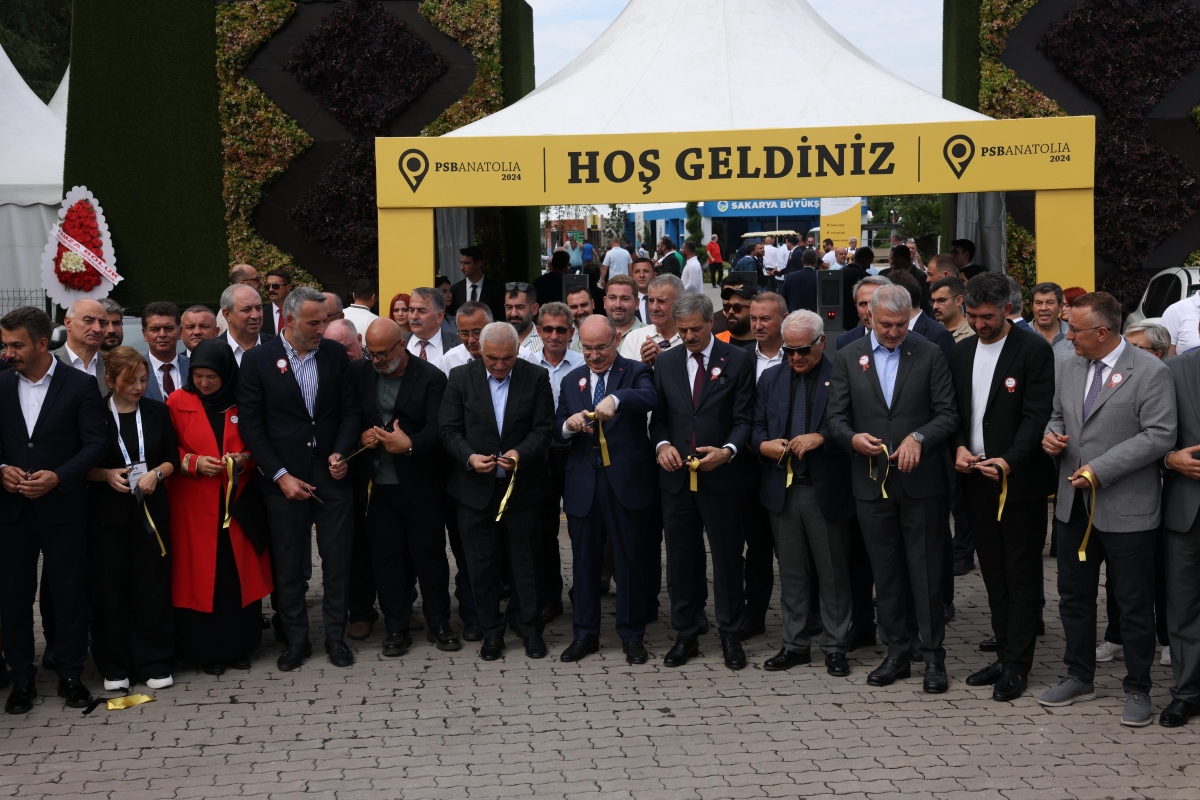 Fuar, peyzaj ve süs bitkileri sektöründe uluslararası düzeyde faaliyet gösteren firmaları, yerli üreticilerle Psb Anatolia Fuarı Sapanca’da Kapılarını Açtı ( İŞTE GÜNÜN ÖNE ÇIKAN FOTOĞRAF KARELERİ )