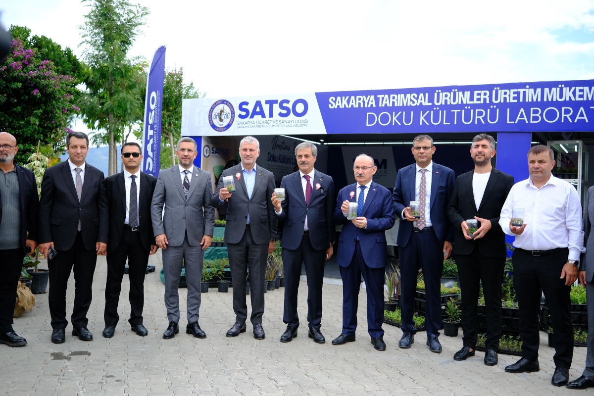 Fuar, peyzaj ve süs bitkileri sektöründe uluslararası düzeyde faaliyet gösteren firmaları, yerli üreticilerle Psb Anatolia Fuarı Sapanca’da Kapılarını Açtı ( İŞTE GÜNÜN ÖNE ÇIKAN FOTOĞRAF KARELERİ )