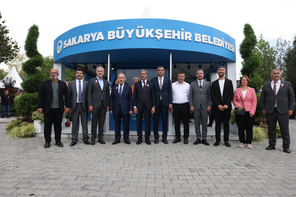 Fuar, peyzaj ve süs bitkileri sektöründe uluslararası düzeyde faaliyet gösteren firmaları, yerli üreticilerle Psb Anatolia Fuarı Sapanca’da Kapılarını Açtı ( İŞTE GÜNÜN ÖNE ÇIKAN FOTOĞRAF KARELERİ )