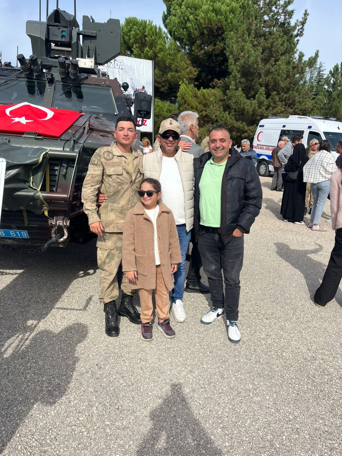Anıl Demir yemin etti, Ailesi gururla yanındaydı. Bilecik 9. Alay Jandarma Er Eğitim Komutanlığı'nda duygusal anlar yaşandı ( İŞTE GÜNÜN ÖNE ÇIKAN FOTOĞRAF KARELERİ )