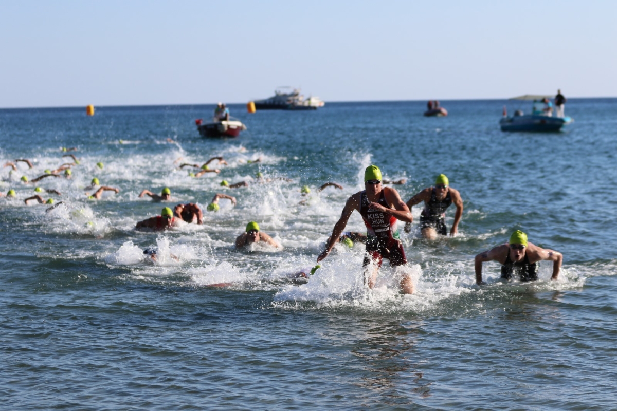33. ALANYA TRİATLONU GEÇEKLEŞTİRİLDİ ( İŞTE GÜNÜN ÖNE ÇIKAN FOTOĞRAF KARELERİ )