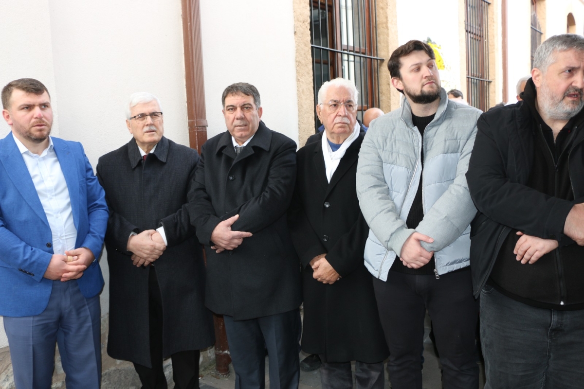 Ekrem Yüce'nin Kayınvalidesi Fatma Şentürk Vefat Etti: Orhan Camiinde Cenaze Töreni Düzenlendi