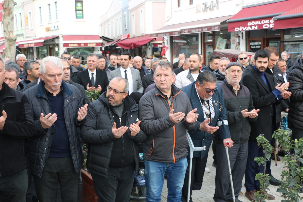 Ekrem Yüce'nin Kayınvalidesi Fatma Şentürk Vefat Etti: Orhan Camiinde Cenaze Töreni Düzenlendi