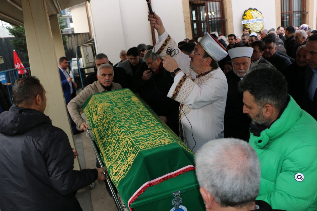 Ekrem Yüce'nin Kayınvalidesi Fatma Şentürk Vefat Etti: Orhan Camiinde Cenaze Töreni Düzenlendi
