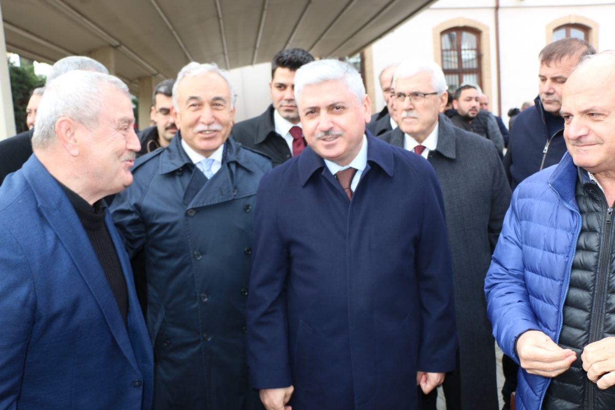 Ekrem Yüce'nin Kayınvalidesi Fatma Şentürk Vefat Etti: Orhan Camiinde Cenaze Töreni Düzenlendi