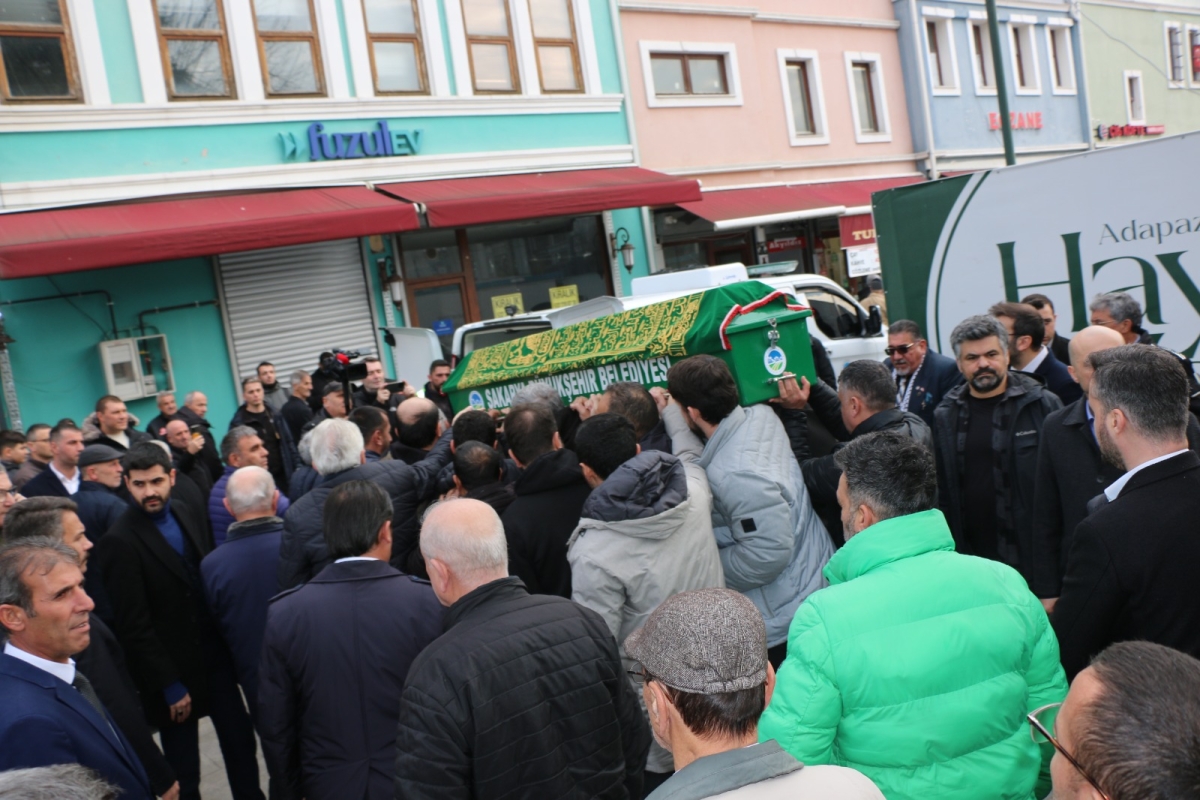 Ekrem Yüce'nin Kayınvalidesi Fatma Şentürk Vefat Etti: Orhan Camiinde Cenaze Töreni Düzenlendi