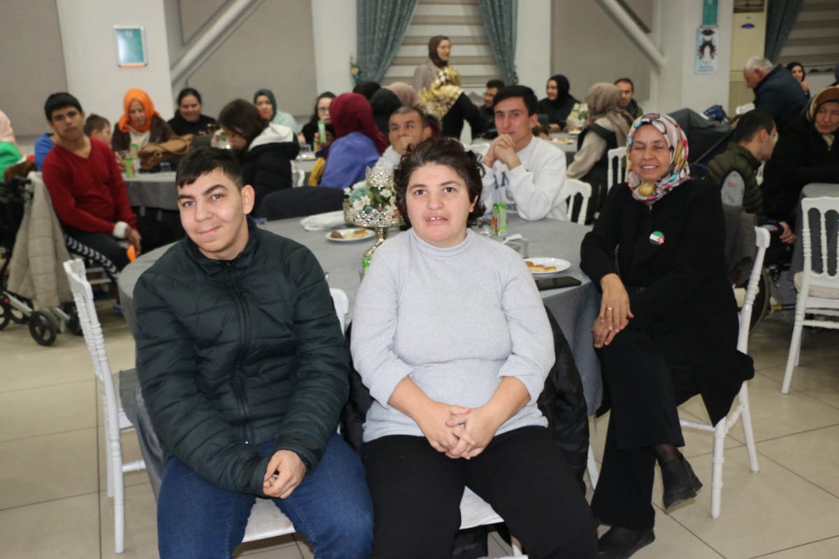 Erenler Belediyesi Engellilerin Sesine Kulak Veren Başkan Dinç