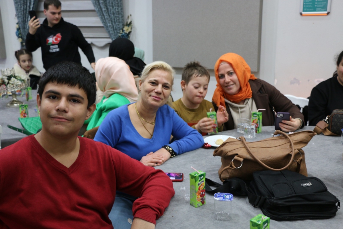 Erenler Belediyesi Engellilerin Sesine Kulak Veren Başkan Dinç
