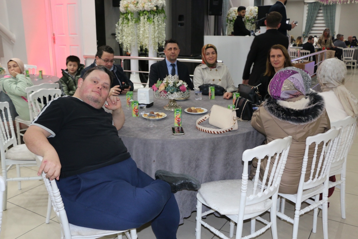 Erenler Belediyesi Engellilerin Sesine Kulak Veren Başkan Dinç