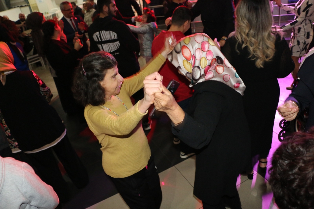 Erenler Belediyesi Engellilerin Sesine Kulak Veren Başkan Dinç