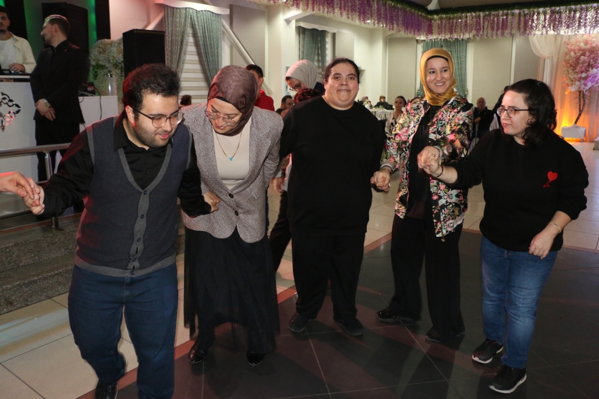 Erenler Belediyesi Engellilerin Sesine Kulak Veren Başkan Dinç