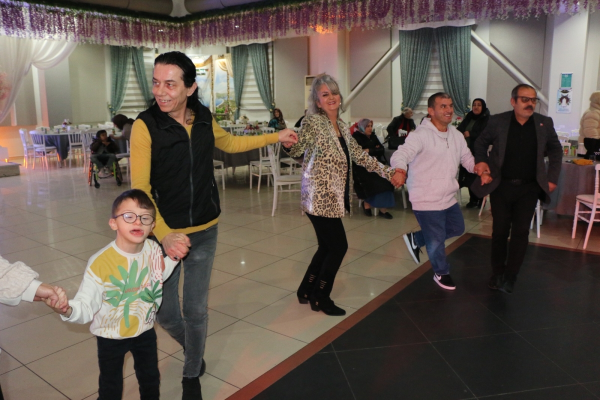 Erenler Belediyesi Engellilerin Sesine Kulak Veren Başkan Dinç