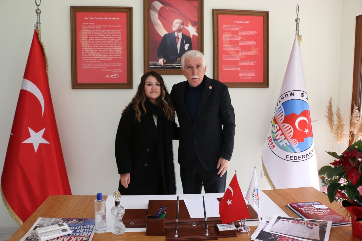 Sağlıkta Birlik ve Beraberlik Sakarya'da sağlık çalışanları ve muhtarlar bir araya geldi! Sve ekibiyle bakarya Muhtarlar Federasyonu Başkanı Erdal Erdem, sağlık çalışanlarının sesine kulak verdi. SASÇED Başkanı Mahmure Çolak'