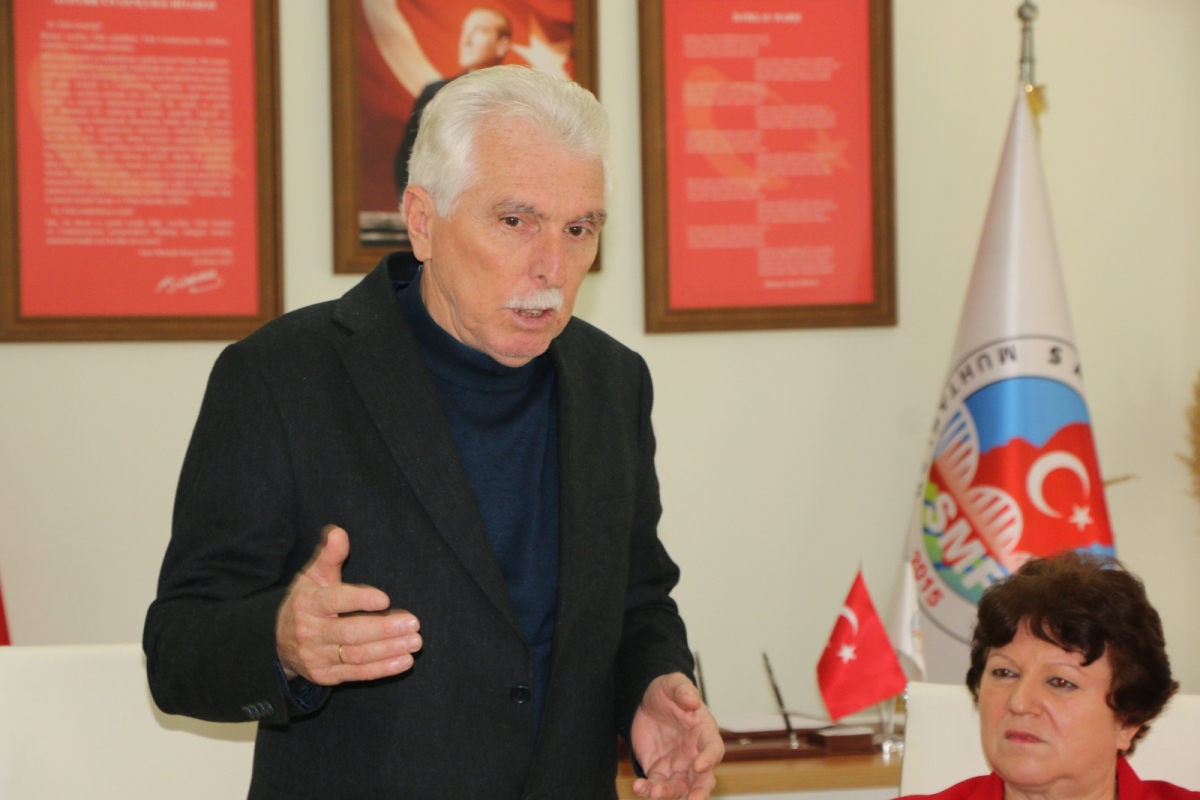 Sağlıkta Birlik ve Beraberlik Sakarya'da sağlık çalışanları ve muhtarlar bir araya geldi! Sve ekibiyle bakarya Muhtarlar Federasyonu Başkanı Erdal Erdem, sağlık çalışanlarının sesine kulak verdi. SASÇED Başkanı Mahmure Çolak'