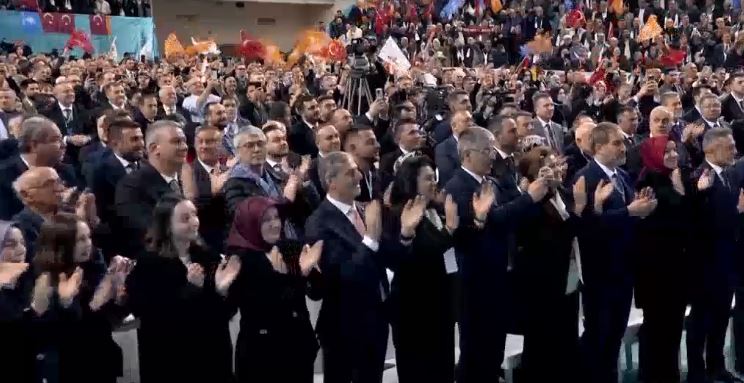 Cumhurbaşkanı Erdoğan Sakarya’da Cumhurbaşkanı Recep Tayyip Erdoğan AK Parti Sakarya 8'inci Olağan İl Kongresinde konuşması ( İŞTE GÜNÜN ÖNE ÇIKAN FOTOĞRAF KARELERİ )