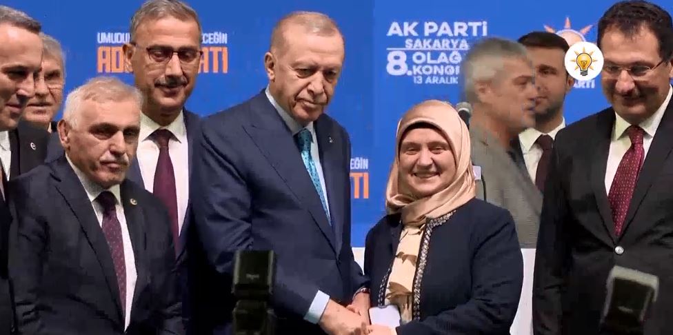 Cumhurbaşkanı Erdoğan Sakarya’da Cumhurbaşkanı Recep Tayyip Erdoğan AK Parti Sakarya 8'inci Olağan İl Kongresinde konuşması ( İŞTE GÜNÜN ÖNE ÇIKAN FOTOĞRAF KARELERİ )
