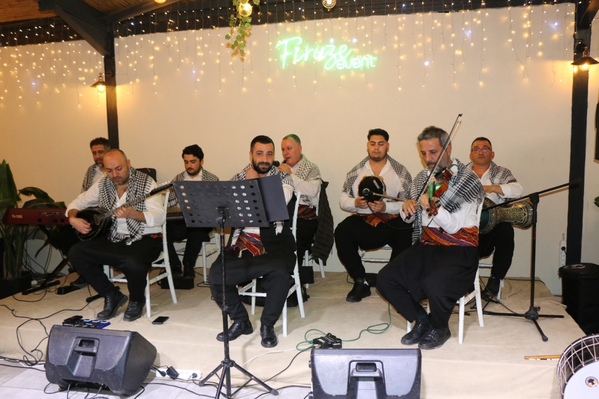 Gaziantepliler Dernek Başkanı Mehmet Durak’tan Efsane Urfa Sıra Gecesi Programı Gaziantepli Murat Çelik katılarak Sildim Şarkısı, halaylar eşliğinde muhteşem konser havasında geçti