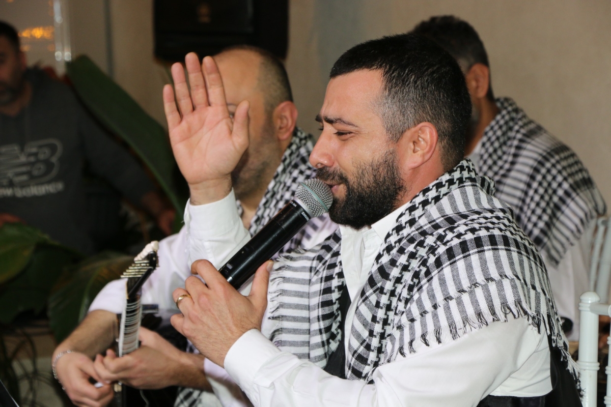 Gaziantepliler Dernek Başkanı Mehmet Durak’tan Efsane Urfa Sıra Gecesi Programı Gaziantepli Murat Çelik katılarak Sildim Şarkısı, halaylar eşliğinde muhteşem konser havasında geçti