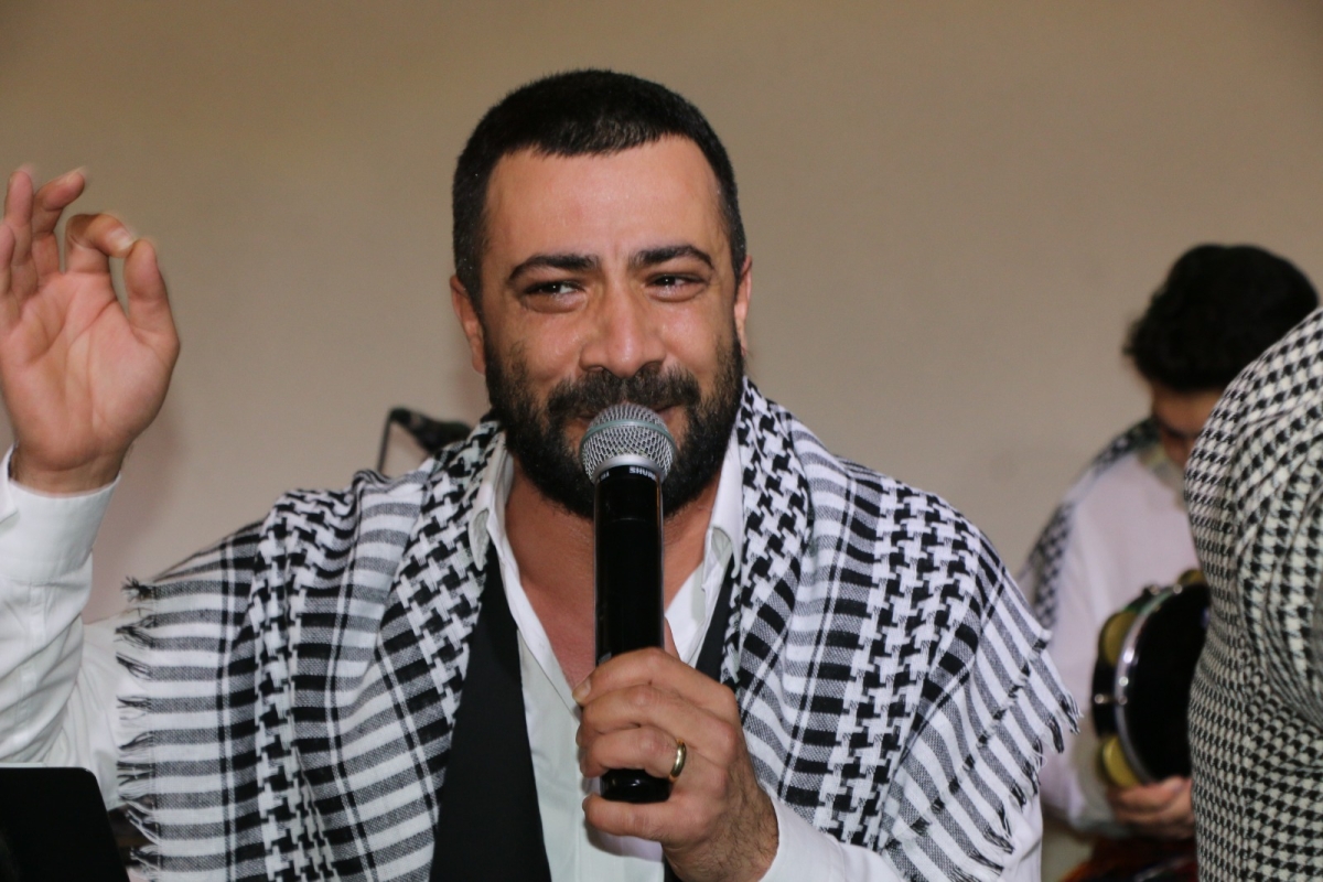 Gaziantepliler Dernek Başkanı Mehmet Durak’tan Efsane Urfa Sıra Gecesi Programı Gaziantepli Murat Çelik katılarak Sildim Şarkısı, halaylar eşliğinde muhteşem konser havasında geçti