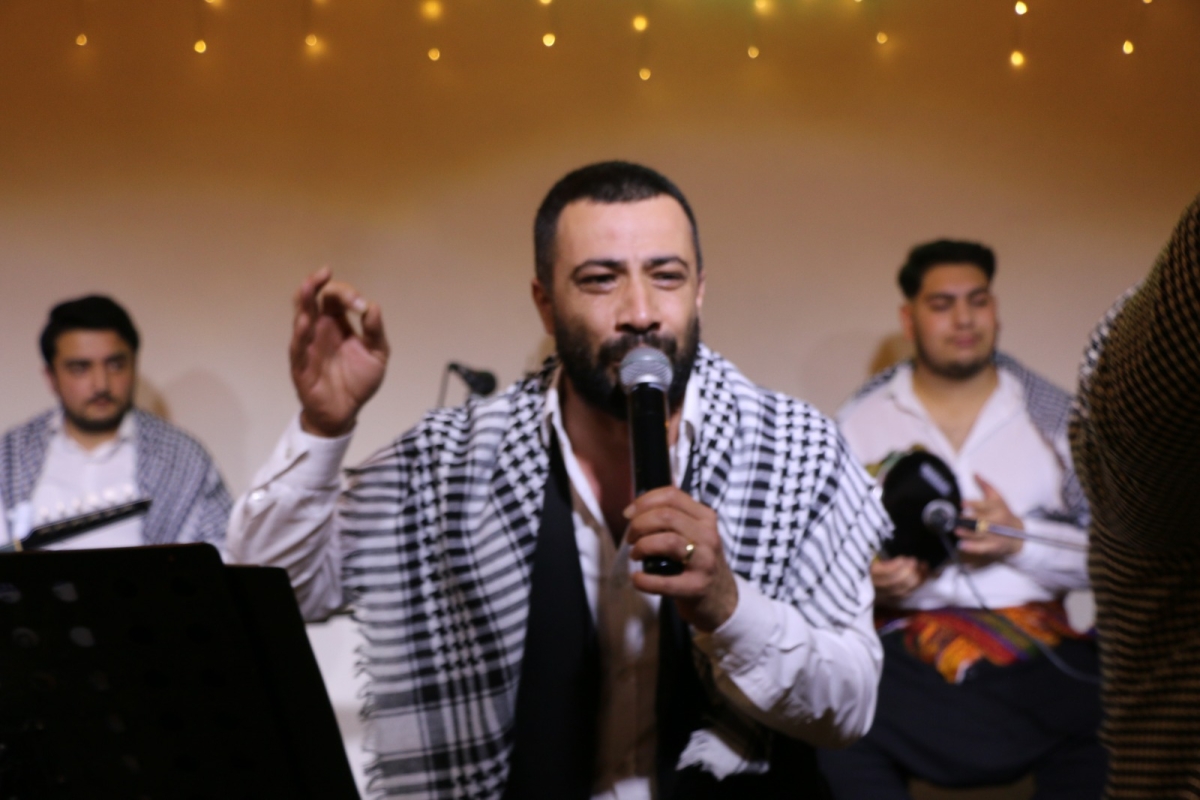 Gaziantepliler Dernek Başkanı Mehmet Durak’tan Efsane Urfa Sıra Gecesi Programı Gaziantepli Murat Çelik katılarak Sildim Şarkısı, halaylar eşliğinde muhteşem konser havasında geçti